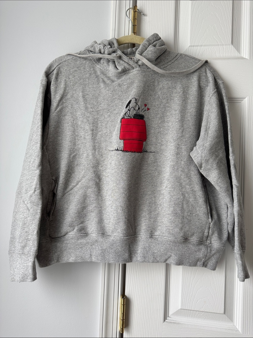 Uniqlo Snoopy Peanuts Gray Crewneck Sweatshirt with Red Doghouse Graphic